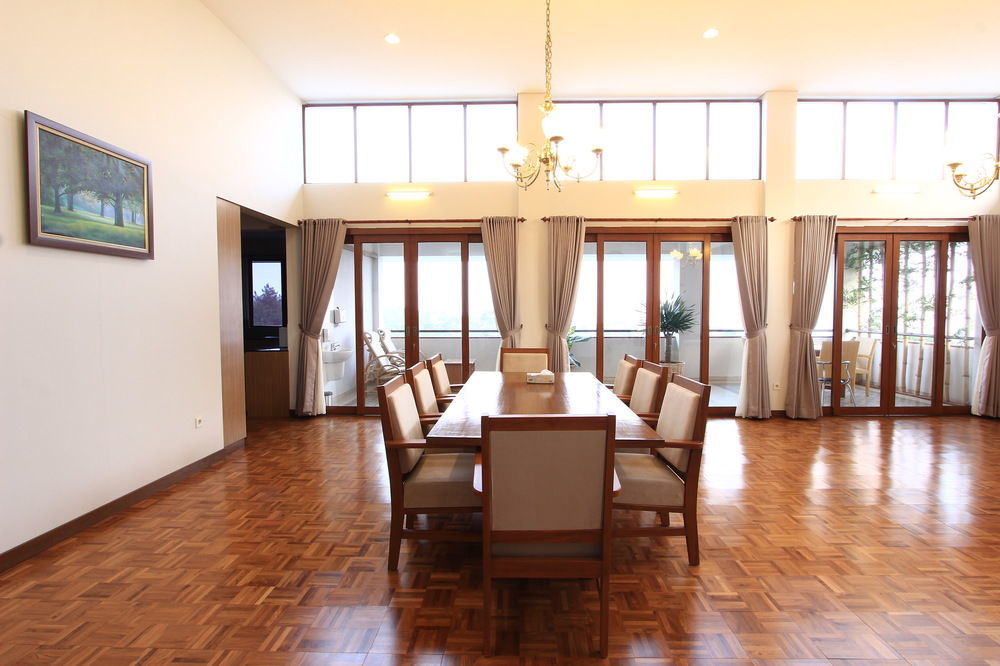 בנדונג Family Only Amazing City View Villa - De Reiz Firen Syariah מראה חיצוני תמונה